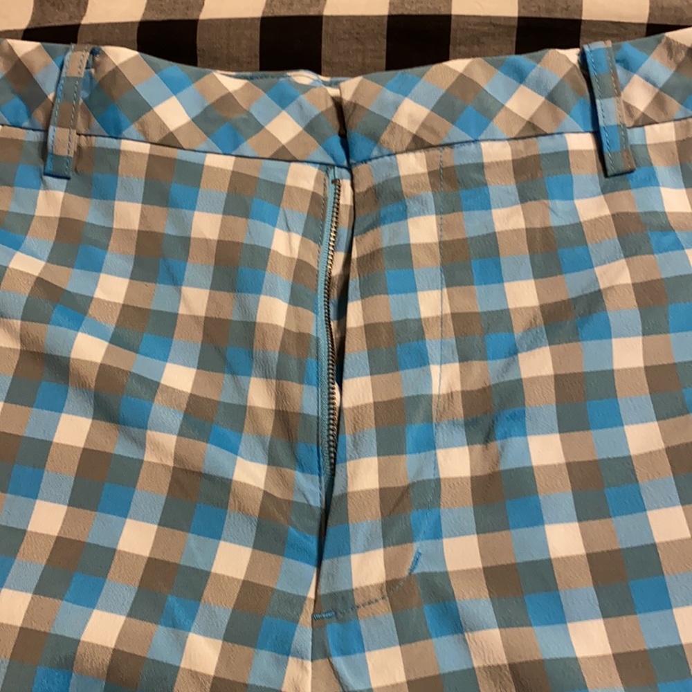 Men’s Golf Shorts - Picture 3 of 8